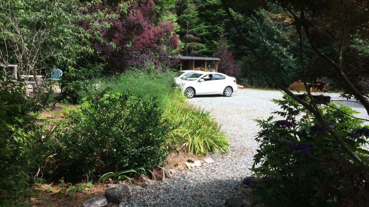 Secret Cove Cottage Suites Halfmoon Bay 외부 사진
